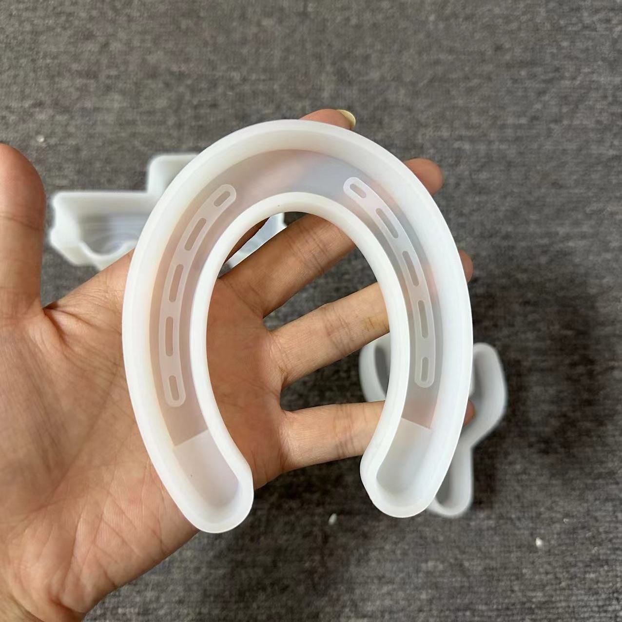 แม่พิมพ์เรซิ่นอีพ็อกซี่รูปเกือ - Horseshoe Game Set บทวิจารณ์และราคา
